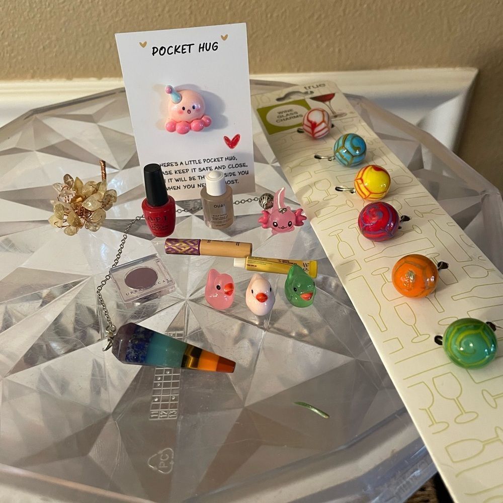 Ulta Mini Brands Make Up Crystal on Chain Glass Wine Holders Pocket Hug Lot